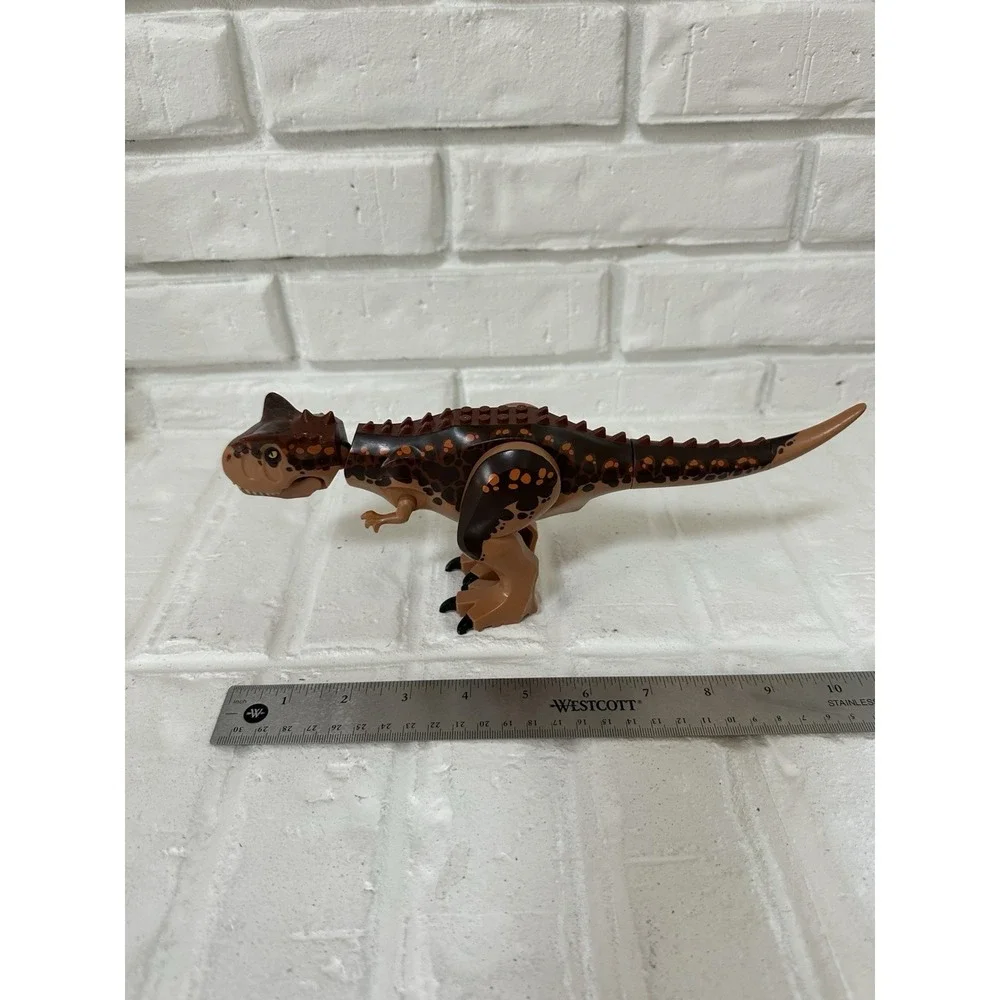 LEGO Jurassic World Carnotaurus Figure Gyrosphere 75929